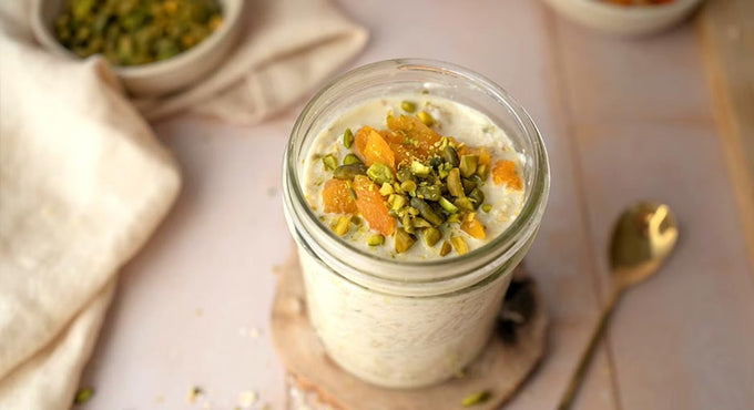 Pistazien-Aprikosen Overnight Oats mit Maracujaöl