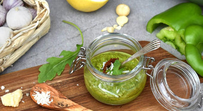 Rucolapesto mit Macadamianüssen