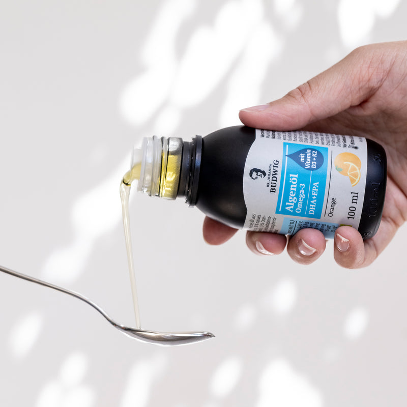 Dosierbecher mit 5 ml Algenöl Karotte-Limette