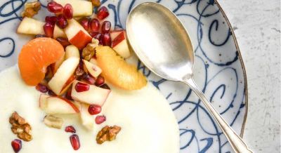 Obstsalat mit Granatapfel und Budwig Joghurt